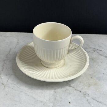 Wedgwood Edme espressokop en schotel | Crèmekleurige mokkakop | Queen’s Ware aardewerk | Per kop en schotel
