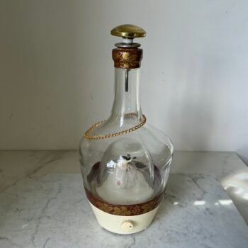 Vintage muzikale karaf met dansend bruidspaar – mid-century Japanse decanter
