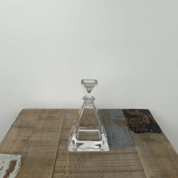Vintage driehoekige Glazen karaf 13hX7,5 cm