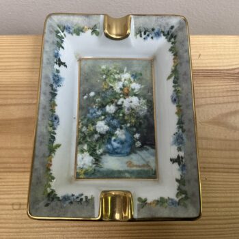 Vintage Goebel Artis Orbis asbak met Renoirs beroemde schilderij Fleur de Printemps.