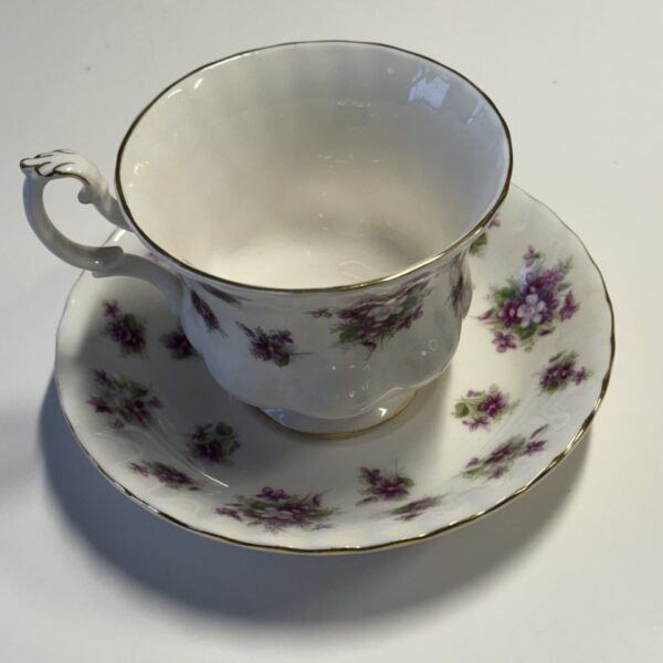 Royal Albert Sweet Violets theekop