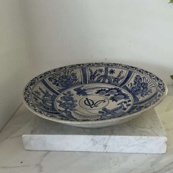 Grote Delfts Blauwe VOC Schotel – 39,5 cm – Vintage Aardewerk met Craquelé – Verenigde Oost-Indische Compagnie - Afbeelding 2