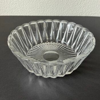Vintage kristallen schaal 18,5 cm – Geslepen kristal met zonnestraal