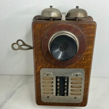 vintage-houten-amerikaanse-wandtelefoon-ca-1906-1910-antieke-telefoon-met-metalen-bel
