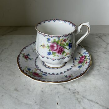 Vintage Royal Albert Petit Point koffie kop en schotel – verfijnd Engels bone china dameskopje