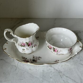 Royal Albert Lavender Rose melkkan en suikerpot met onderblad – vintage Engels bone china