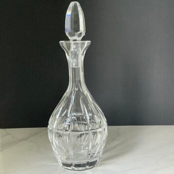 Vintage zware kristallen karaf 32 cm – geslepen kristal met gefacetteerde stop – Europese vintage decanter ca. 1950–1980