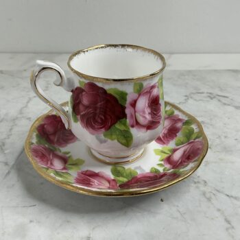 Vintage Royal Albert koffie– / theekop en schotel Old English Rose – Bone China – Engeland