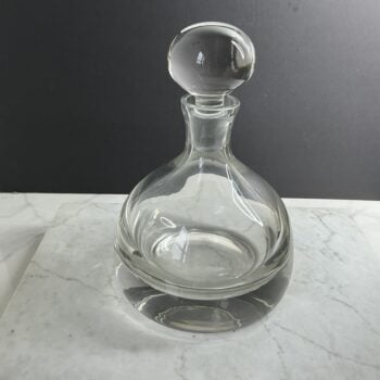 Vintage zware glazen whiskykaraf met bolstop – Mid Century – ca. 1960-1970